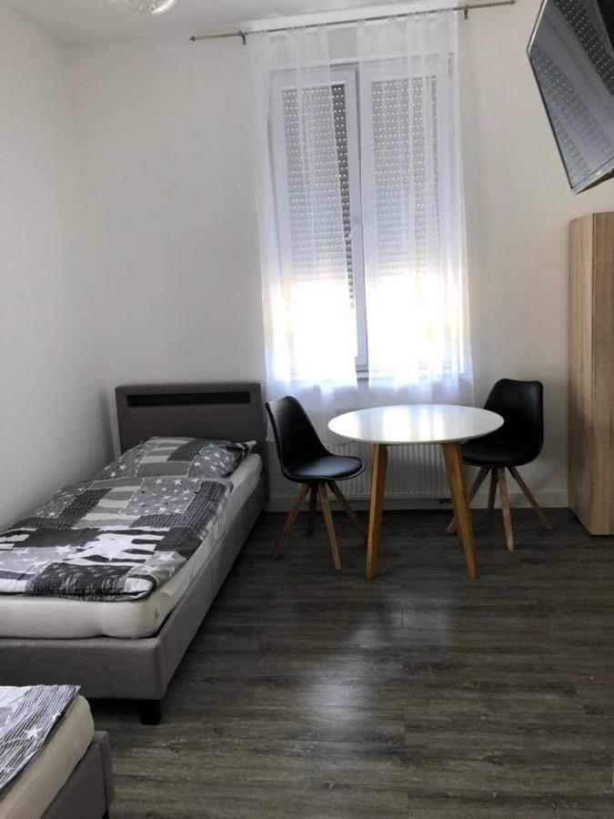 Godorfer Burg Monteuer Zimmer Wesseling Εξωτερικό φωτογραφία